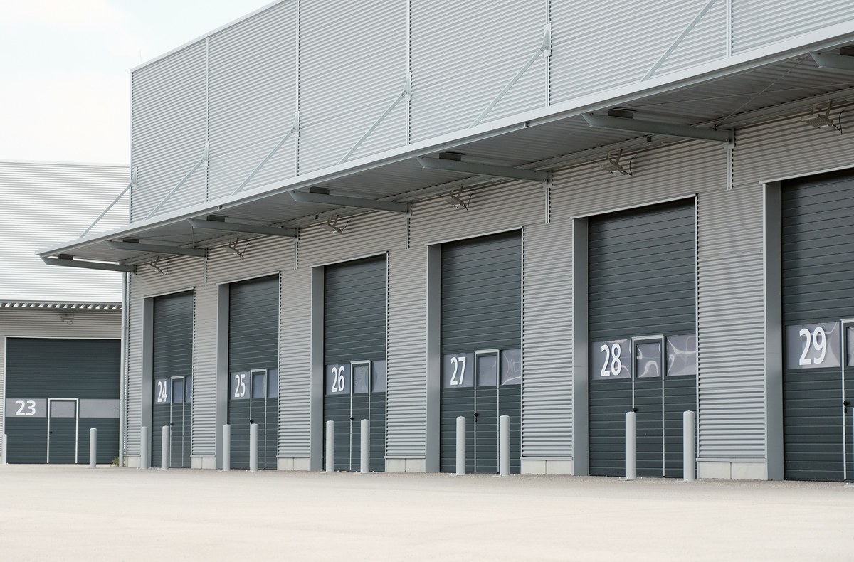 Grande porte de garage commerciale
