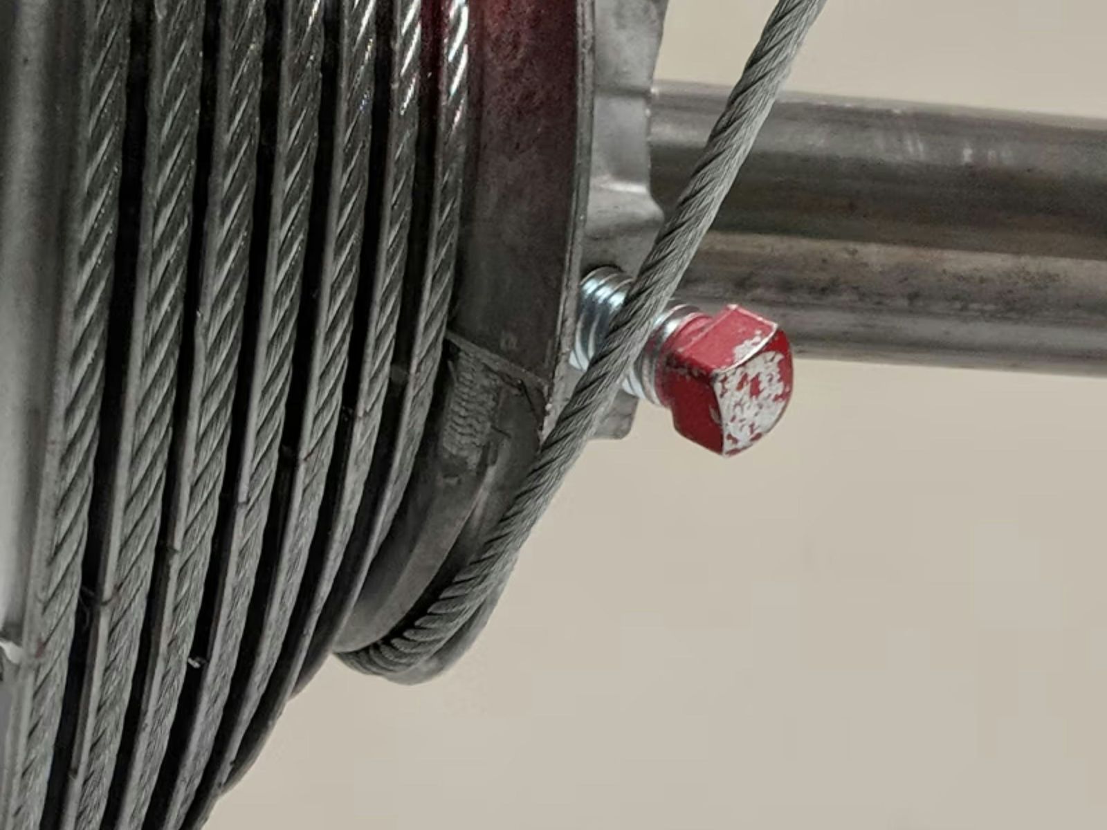 Mécanisme et ressort d'une porte de garage